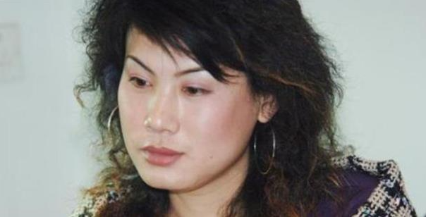供卵不成功起诉中介 安徽变性人黄宁倩：29岁手术后高调征婚，不活出个样不回