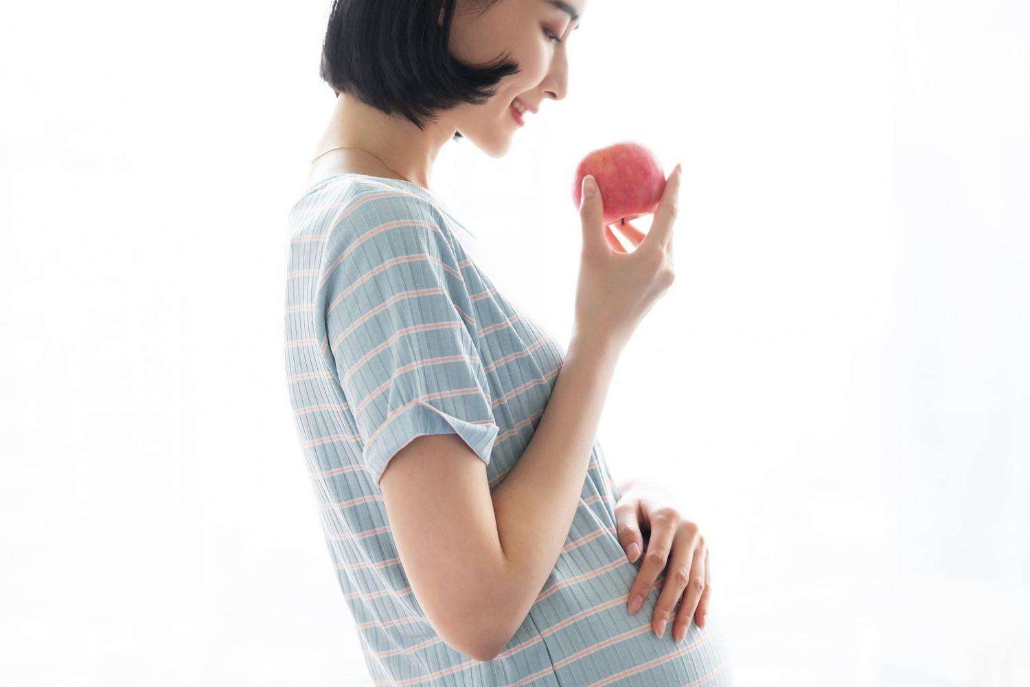 供卵服务 7个月孕妈撒谎偷吃冰激凌：怀孕之后，还能吃刺激性的冰饮吗